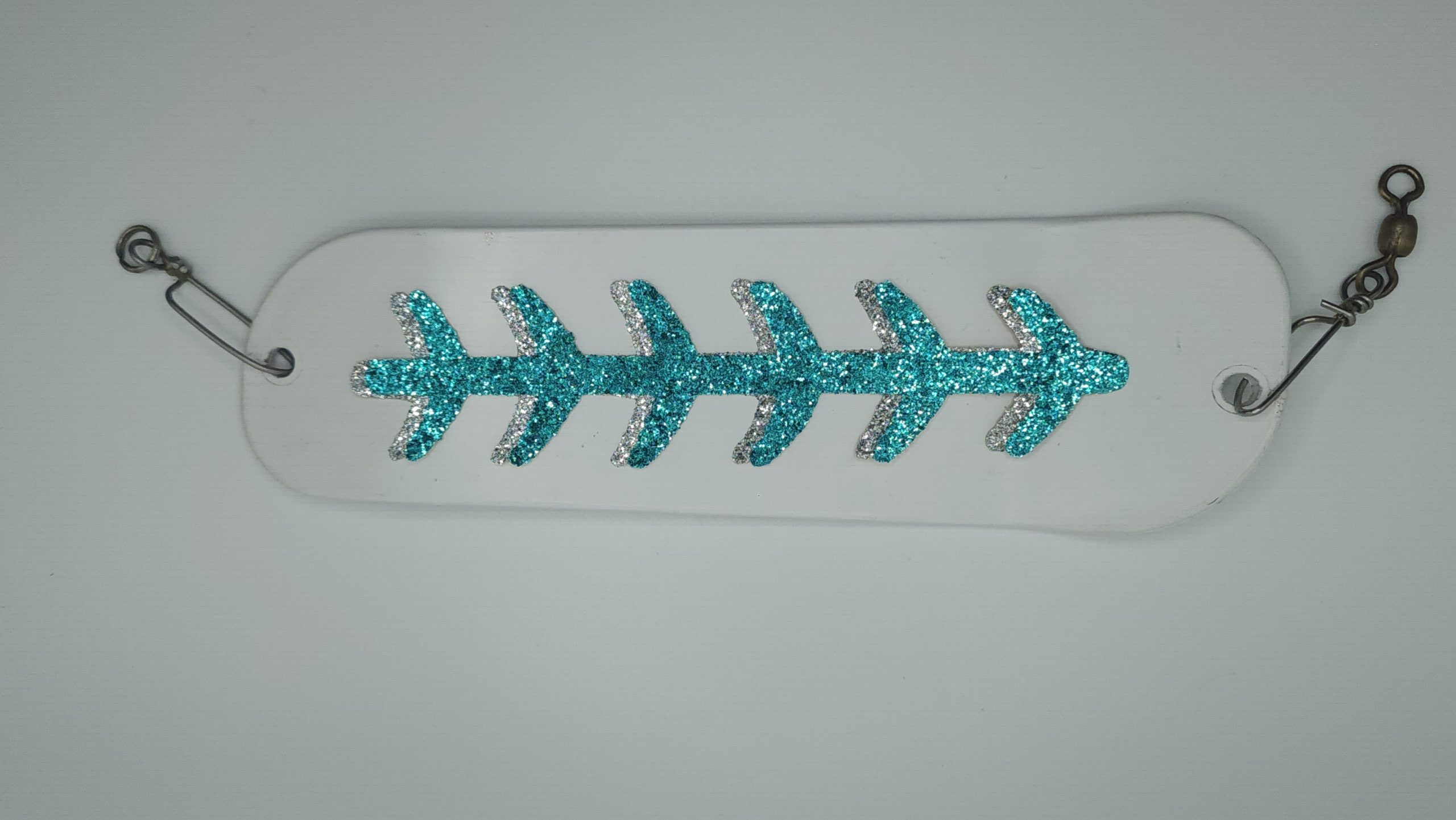 TAPE CUTS: FLASHER CLASSIC LADDERBACK